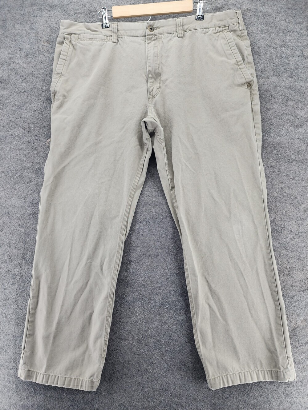 Duluth Trading Pants Mens 42x32 Khaki Trim Fit